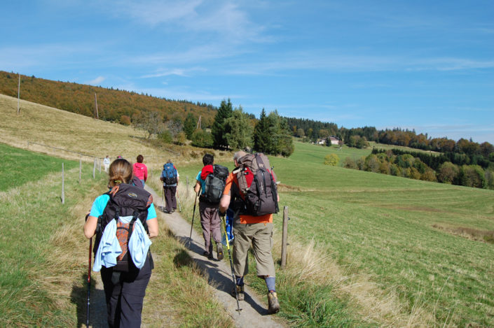 Les Amis de la Nature en randonnée dans le massif du Champ du Feu, Bas-Rhin Les Amis de la Nature en randonnée dans le massif du Champ du Feu, Bas-Rhin