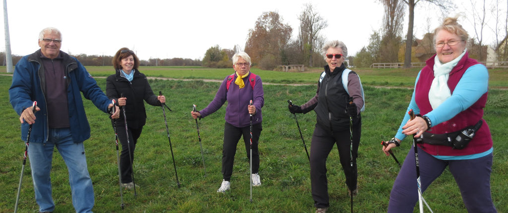 On peut pratiquer la marche nordique avec les Amis de la Nature du Bas-Rhin.