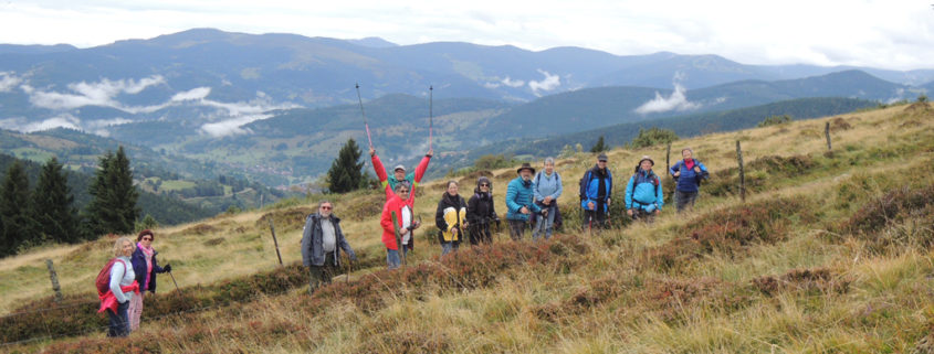 Les Amis de la Nature alsaciens, lorrains et vosgiens en randonnée près du Lac Noir dans les Vosges