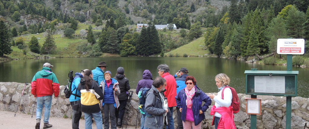 Les Amis de la Nature alsaciens, lorrains et vosgiens en randonnée près du Lac Vert dans les Vosges